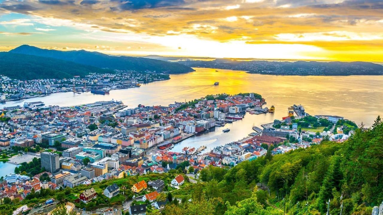 Feels Like Home -Free Parking -Attractive Location Bergen Esterno foto