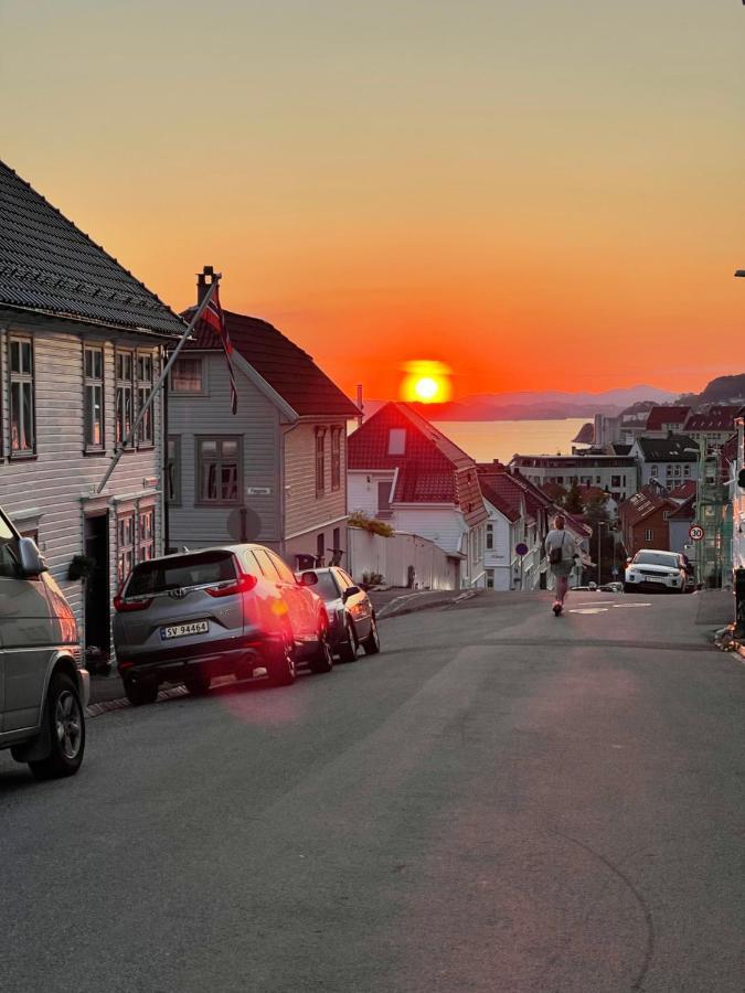 Feels Like Home -Free Parking -Attractive Location Bergen Esterno foto